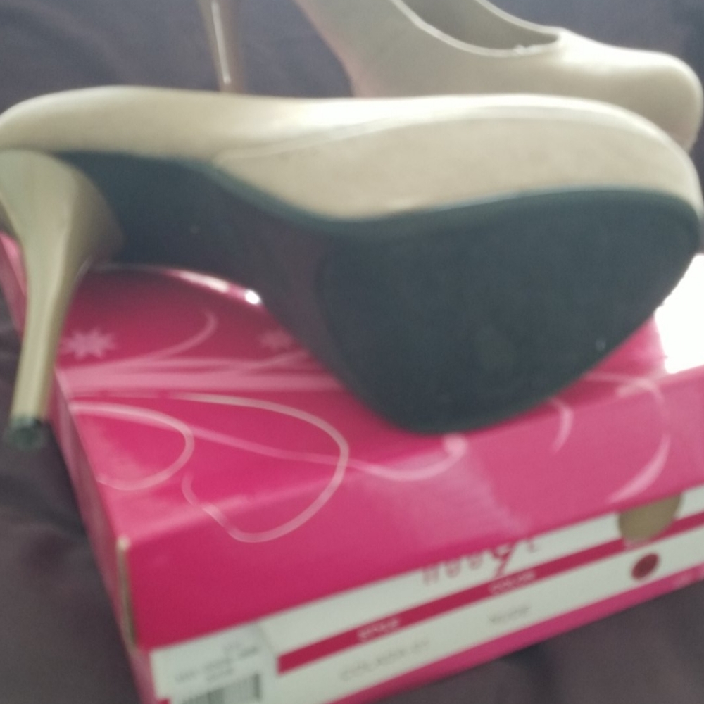 Shoes - Picture 3 of 3